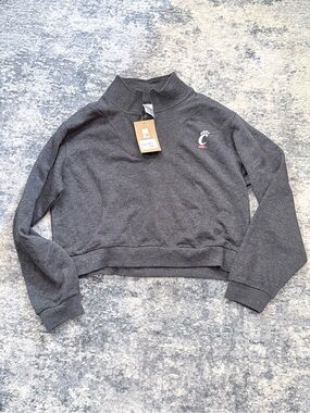 Rivalry Threads Charcoal Gray Quarter-Zip Cropped Sweatshirt